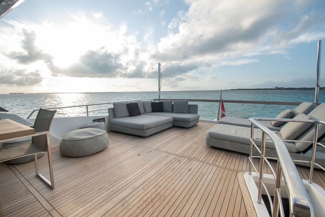 Atardecer visto desde el flybridge